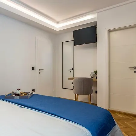 בית הארחה Central Rooms Split 4*
