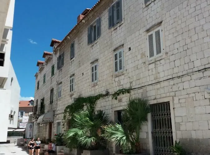 Central Rooms Split Split