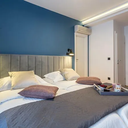 Central Rooms Split Guest house