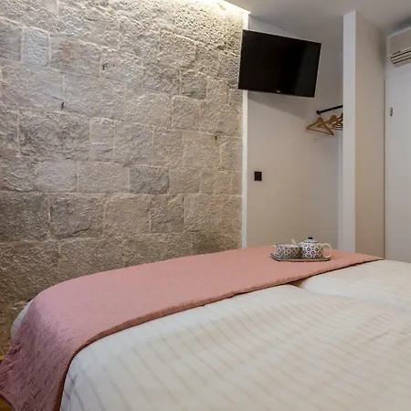 Central Rooms Split בית הארחה ספליט